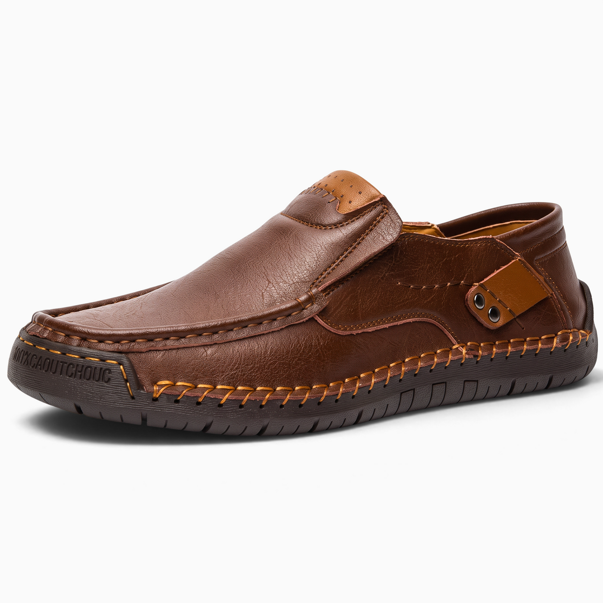Mocassin Paris homme en cuir marron souple avec coutures apparentes et semelle en caoutchouc robuste