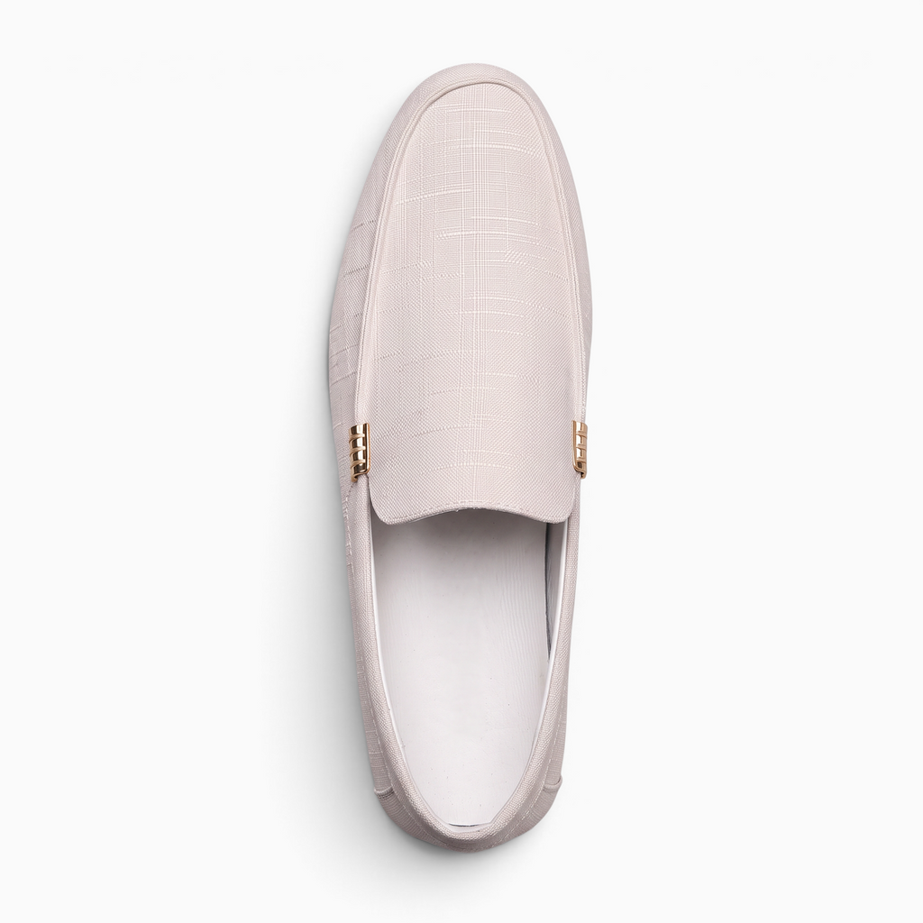 Mocassin Paris homme en tissu beige respirant avec bout rond et détails métalliques dorés sur les côtés