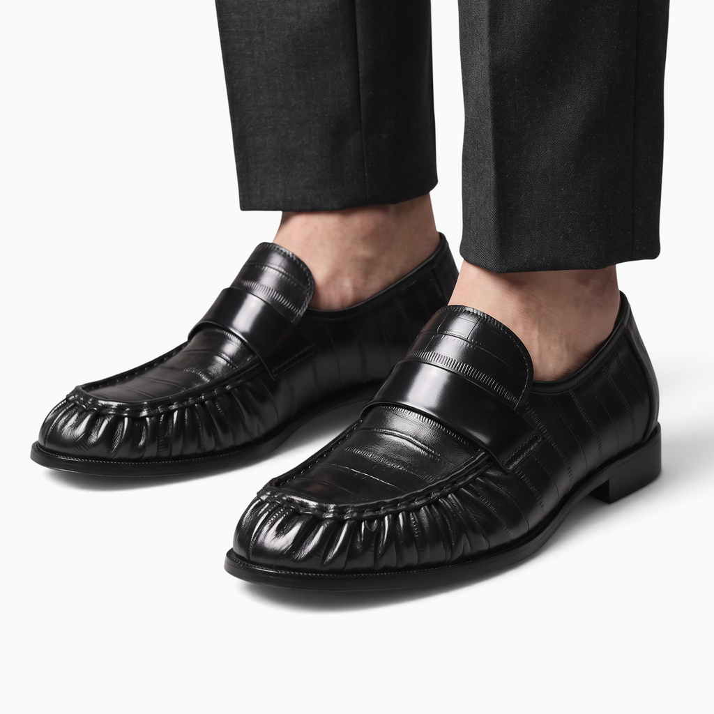 Mocassin homme Mocassin Paris en cuir noir texturé avec détail plissé sur le dessus pour une tenue élégante
