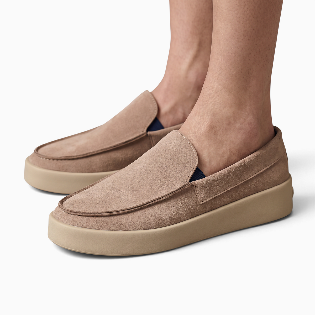 Mocassin Paris homme en daim beige souple avec semelle plateforme en caoutchouc pour un style décontracté