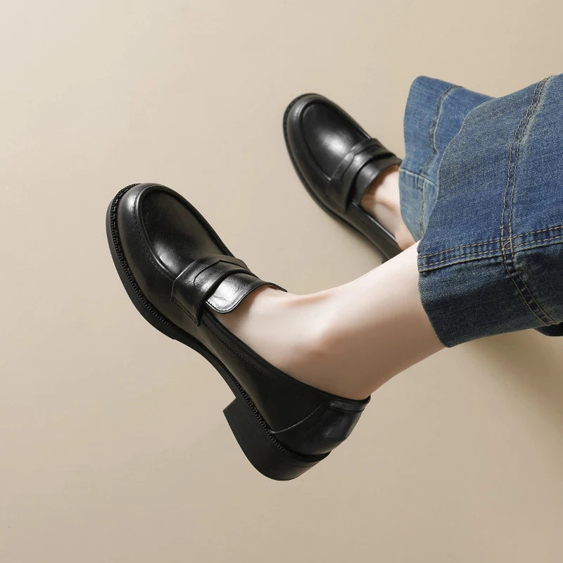 Mocassin En Cuir Vernis Noir à Talon Pour Femme