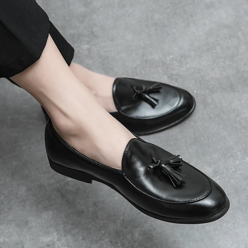 Mocassin Cuir Noir Verni à Gland Homme