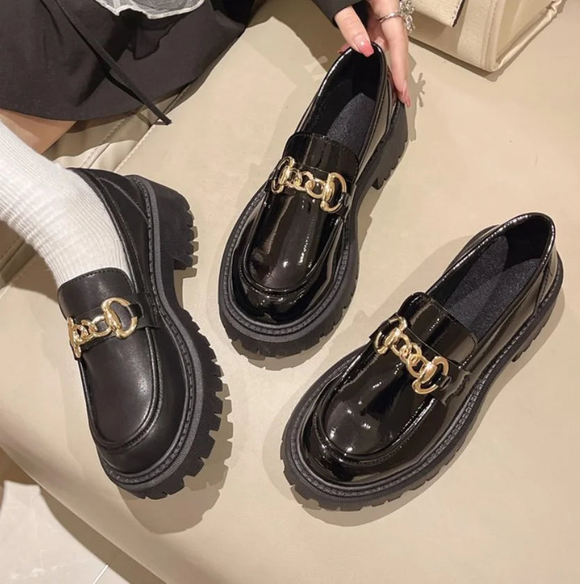 Mocassin Plateforme Femme Noir Vernis Chainette Dorée