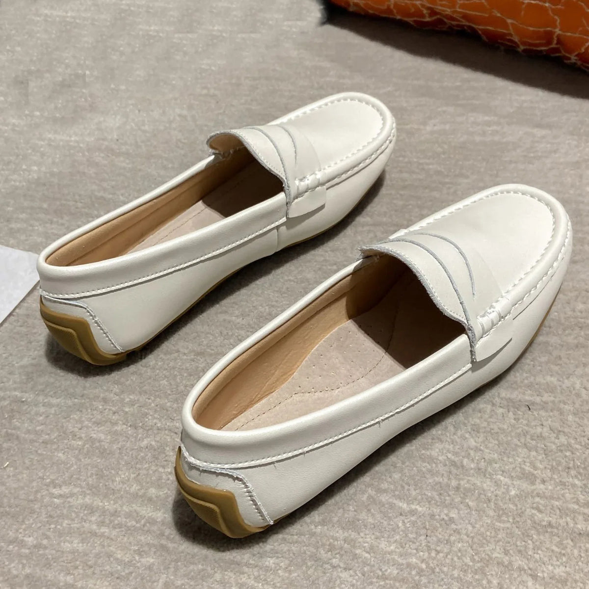 Mocassin Cuir Blanc Femme à Chaîne Dorée
