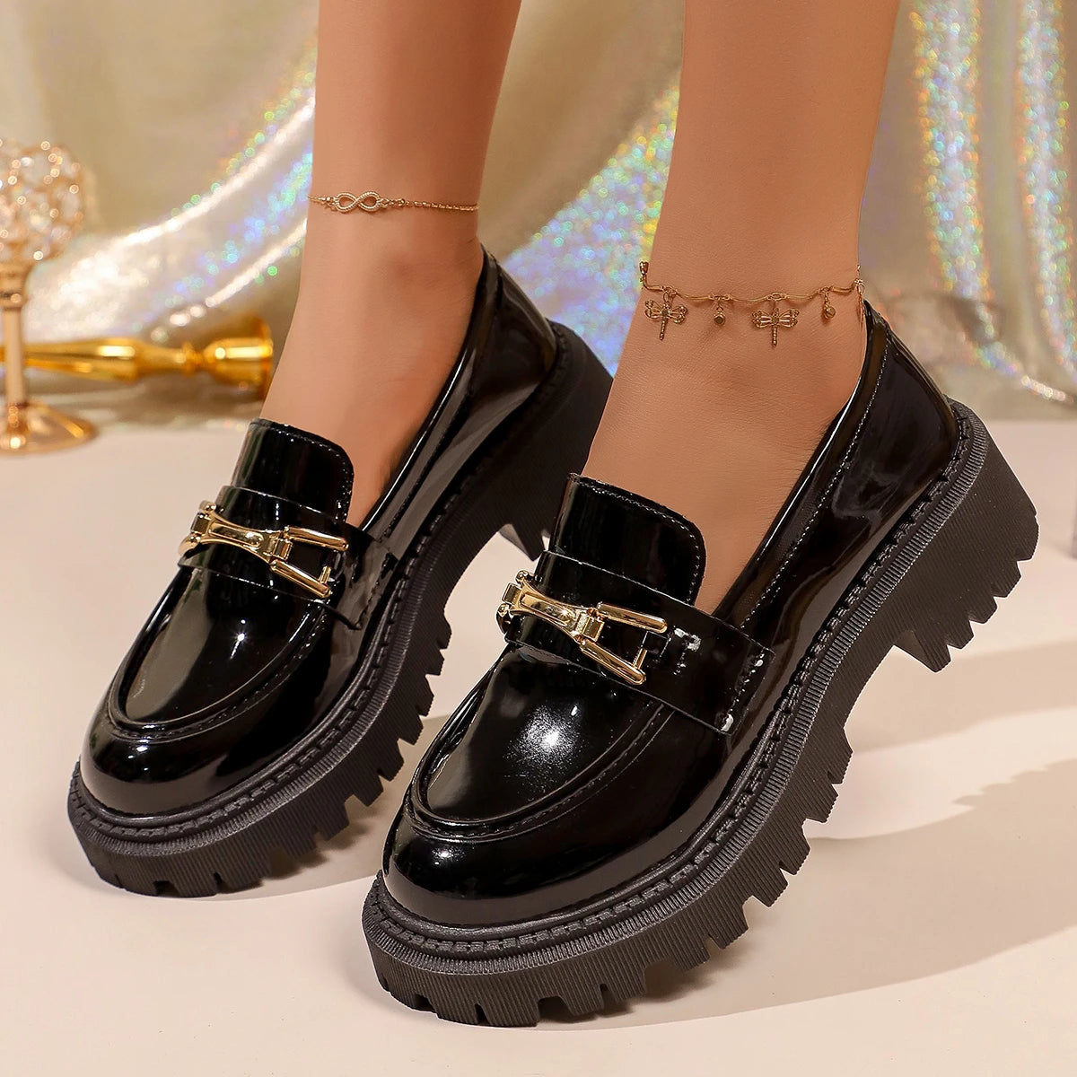 Mocassin Plateforme Femme Vernis Noir Brillant Boucle Dorée