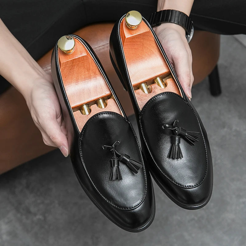 Mocassin Cuir Noir Verni à Gland Homme
