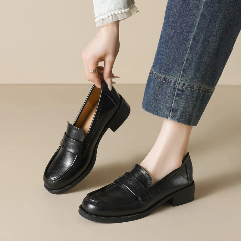 Mocassin En Cuir Vernis Noir à Talon Pour Femme