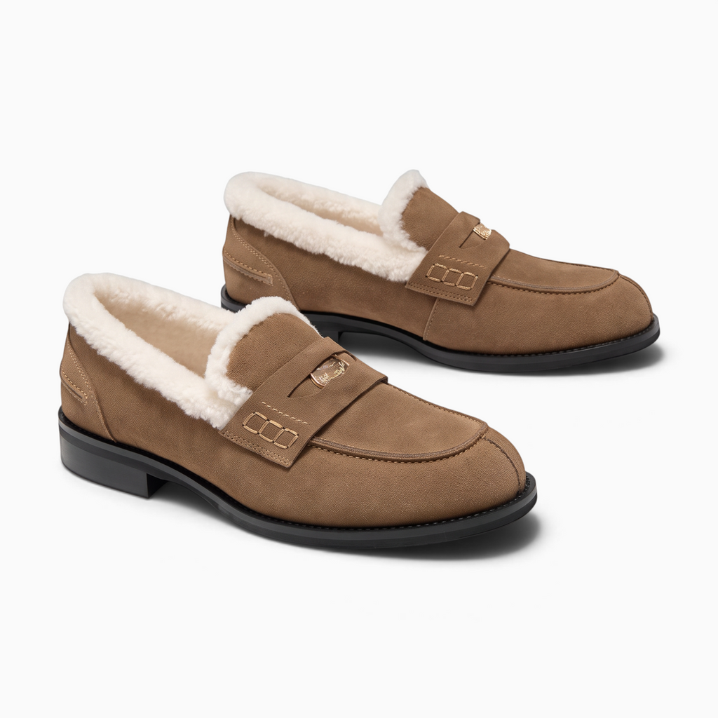 Mocassin Paris femme en daim marron avec doublure chaude en laine de mouton blanche et semelle noire