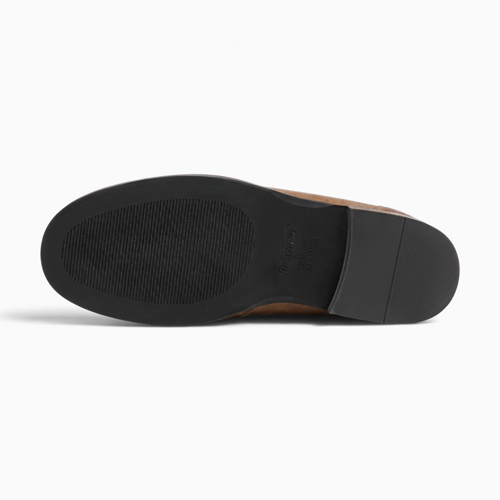 Semelle extérieure noire antidérapante d'un mocassin Mocassin Paris en daim avec talon plat