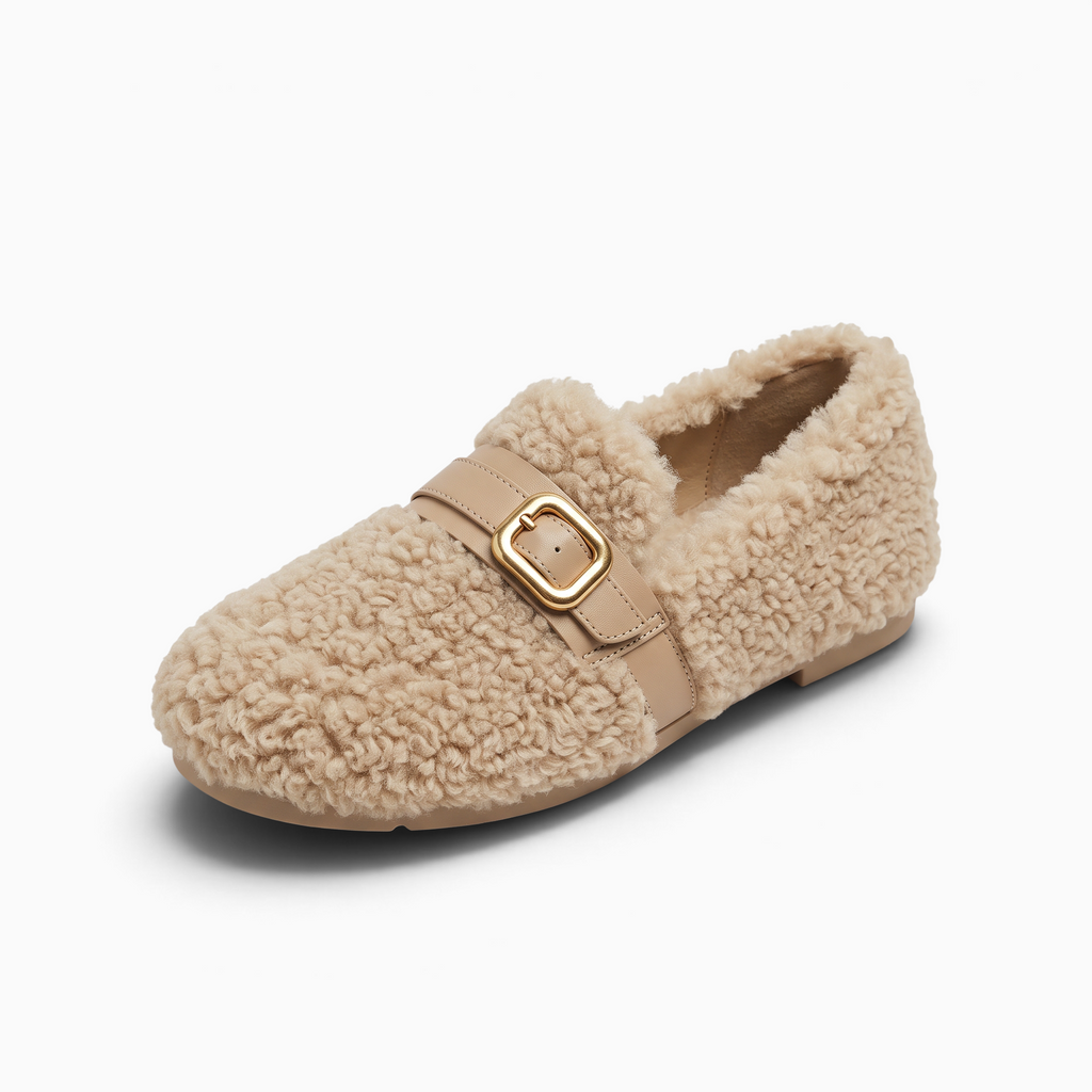 Mocassin Paris beige en fausse fourrure avec bride à boucle dorée et bout carré pour femme