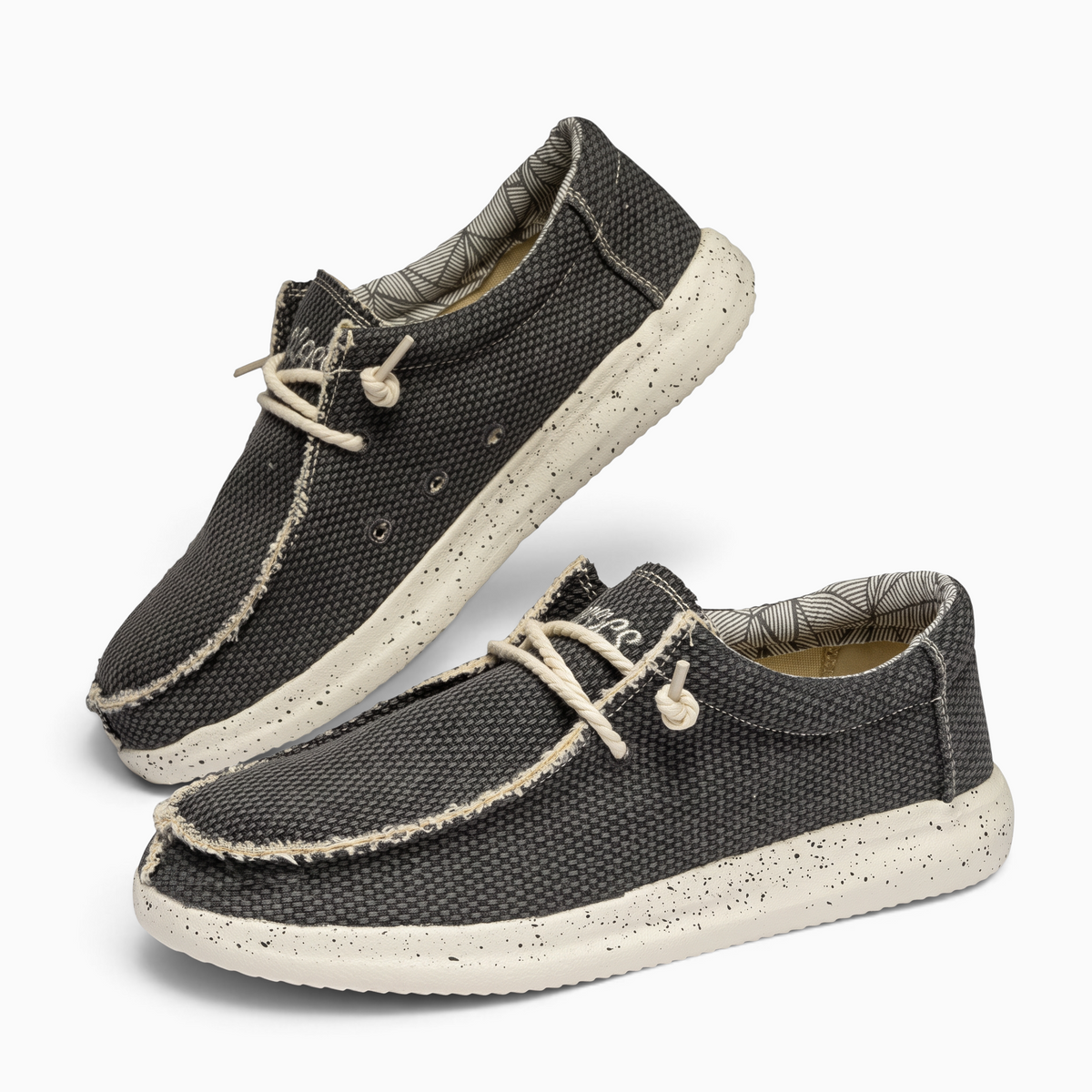 Mocassin Paris homme en toile grise avec semelle souple blanche mouchetée et lacets décoratifs décontractés