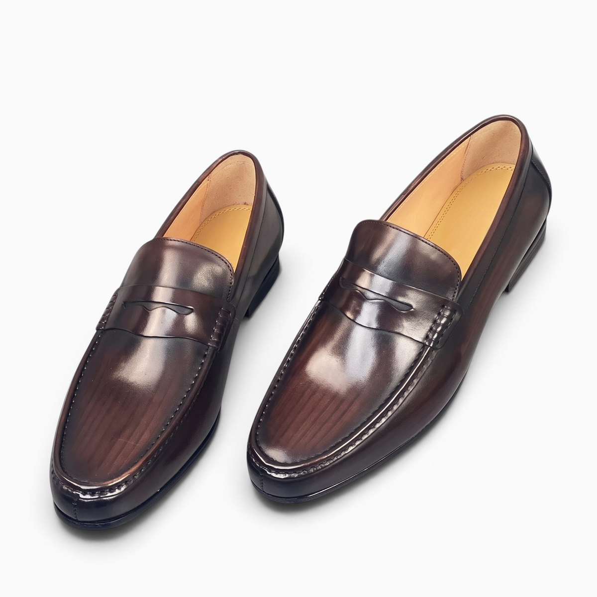 Paire de mocassins Mocassin Paris pour homme en cuir de vache marron foncé avec une finition lisse et brillante
